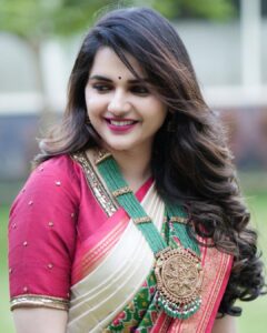 Sarees are the pride of every Indian woman Outfit @redcarpetstudio777 redcarpetstudio777 explo 1