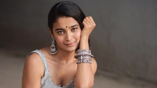 Chaithra Achar: ಫೌಜಿ ಪೋಸ್ಟರ್ನಲ್ಲಿ ಪೌರ್ಣಮಿಯ ಫೋಟೋ! 2 » cinishodha.com chaithra j achar 231 1